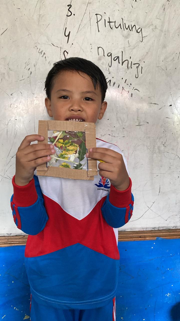 bingkai  bunga ajfar